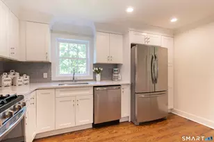 34 Robinwood Rd, Trumbull, CT 06611 - Photo 5
