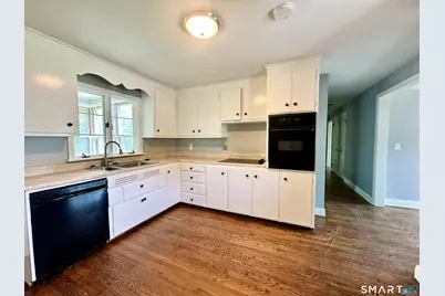 1 Edward Avenue, Enfield, CT 06082 - Photo 7