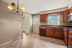 17 Howard Dr, Vernon, CT 06066 - Photo 9
