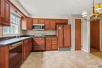 17 Howard Drive, Vernon, CT 06066 - Photo 7