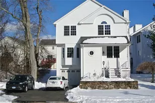 1260 Cutspring Rd, Stratford, CT 06614 - Photo 1