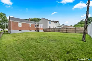 75 Hollywood Ave, West Hartford, CT 06110 - Photo 15
