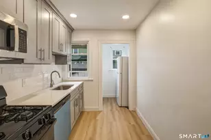 57 Washington Cir, West Hartford, CT 06119 - Photo 3