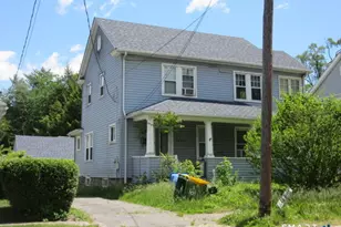 105 Woodland Ave, Waterbury, CT 06705 - Photo 1