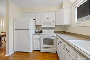 111 Strathmore Ln, Wallingford, CT 06492 - Photo 9