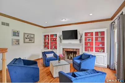 7 Huntington Lane, New Fairfield, CT 06812 - Photo 3