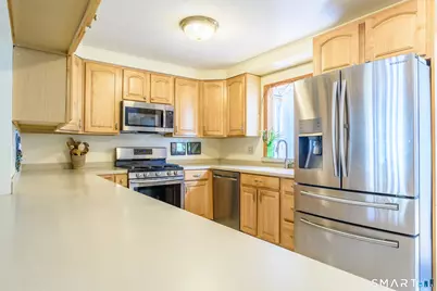 105 Meadow Wood Road, Stratford, CT 06614 - Photo 7