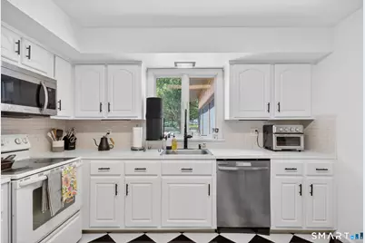 16 Apache Drive, Brookfield, CT 06804 - Photo 5