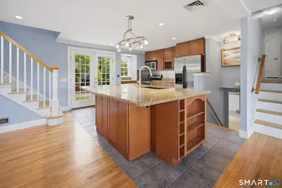 28 Ashford Road, West Hartford, CT 06107 - Photo 7
