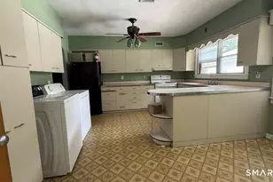 223 High St, Windham, CT 06226 - Photo 11