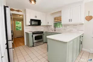 48 Quorn Hunt Rd, Simsbury, CT 06092 - Photo 11