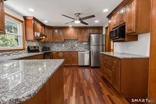 86 Simsbury Manor Dr, Simsbury, CT 06089 - Photo 3