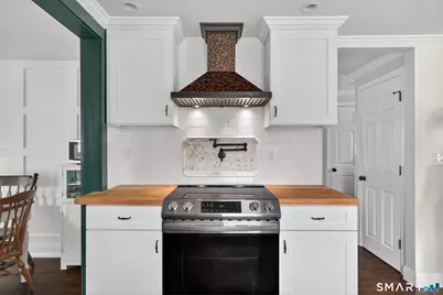 33 Sinclair Street, Windsor, CT 06095 - Photo 5