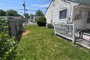74 Leonard Dr, Bridgeport, CT 06606 - Photo 5
