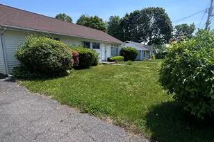 74 Leonard Dr, Bridgeport, CT 06606 - Photo 3