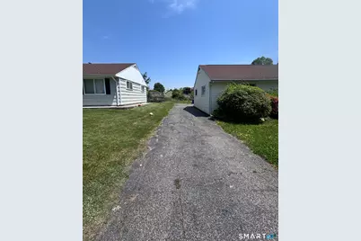 74 Leonard Drive, Bridgeport, CT 06606 - Photo 13