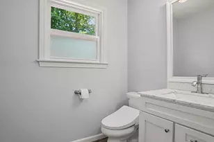 35 Crystal Ln, Fairfield, CT 06824 - Photo 15
