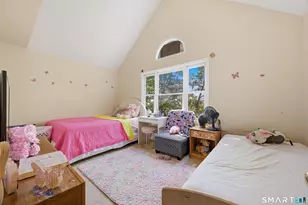380 Anton Dr, Bridgeport, CT 06606 - Photo 19