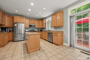 104 Franklin Rd, Milford, CT 06460 - Photo 7