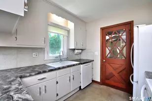 304 Rood Ave, Windsor, CT 06095 - Photo 9