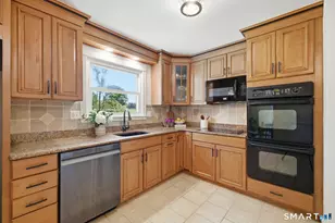 25 Woodmont Rd, West Hartford, CT 06117 - Photo 11