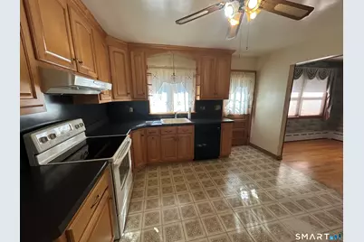 275 Scott Road, Waterbury, CT 06705 - Photo 7