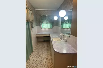 275 Scott Road, Waterbury, CT 06705 - Photo 17