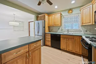 202 Moran St, Waterbury, CT 06704 - Photo 3