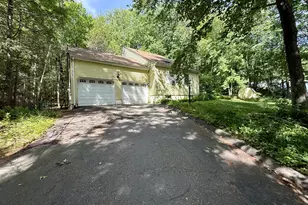 19 Bittersweet Ln, Burlington, CT 06013 - Photo 3
