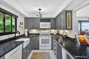 23 Harbour Village, Branford, CT 06405 - Photo 9