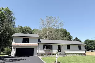 33 Manor Dr, Trumbull, CT 06611 - Photo 1