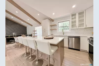 33 Manor Drive, Trumbull, CT 06611 - Photo 7