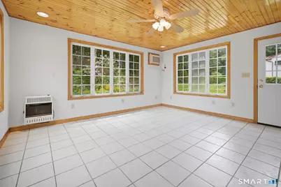 32 Chris Drive, Montville, CT 06382 - Photo 13