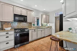 7 Wooster Pl, New Haven, CT 06511 - Photo 7
