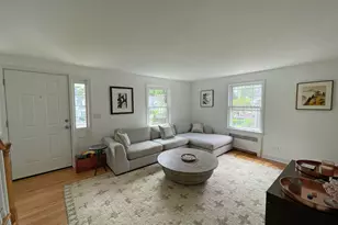 48 Hilton St, Darien, CT 06820 - Photo 3