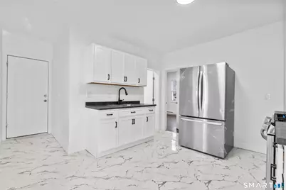 16 Vermont Street, Waterbury, CT 06704 - Photo 5