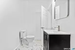 16 Vermont St, Waterbury, CT 06704 - Photo 9