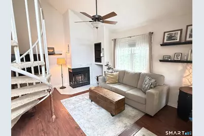 221 Carriage Crossing Lane #221, Middletown, CT 06457 - Photo 3
