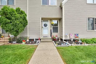 15 Cherokee Ct, Cromwell, CT 06416 - Photo 3