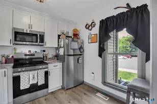 15 Cherokee Ct, Cromwell, CT 06416 - Photo 11