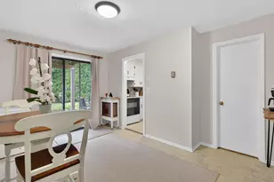 127 Black Point Rd, East Lyme, CT 06357 - Photo 9
