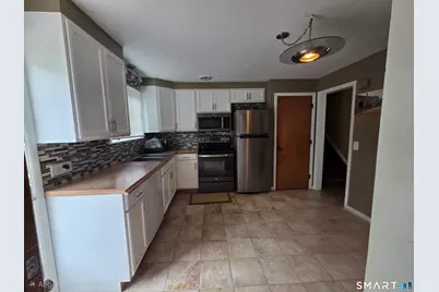 83 Sunnybrook Bend, Waterbury, CT 06708 - Photo 5
