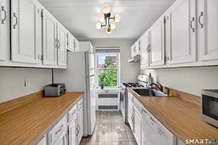 70 Strawberry Hill Ave, Stamford, CT 06902 - Photo 5