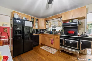 37 Woodland Dr, North Branford, CT 06472 - Photo 9
