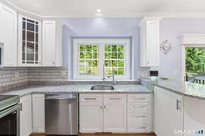 16 Harvest Lane, Bloomfield, CT 06002 - Photo 9