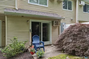 8 Rose Ln, Danbury, CT 06811 - Photo 3
