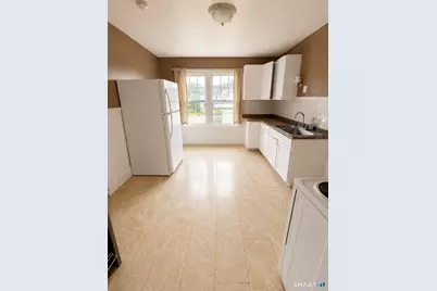 62 S Quaker Lane, West Hartford, CT 06119 - Photo 3