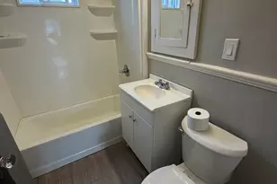 62 S Quaker Ln, West Hartford, CT 06119 - Photo 17