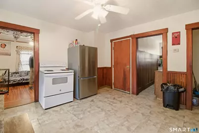 182 Vauxhall Street, New London, CT 06320 - Photo 23