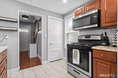 182 Deforest Avenue, Bridgeport, CT 06607 - Photo 15